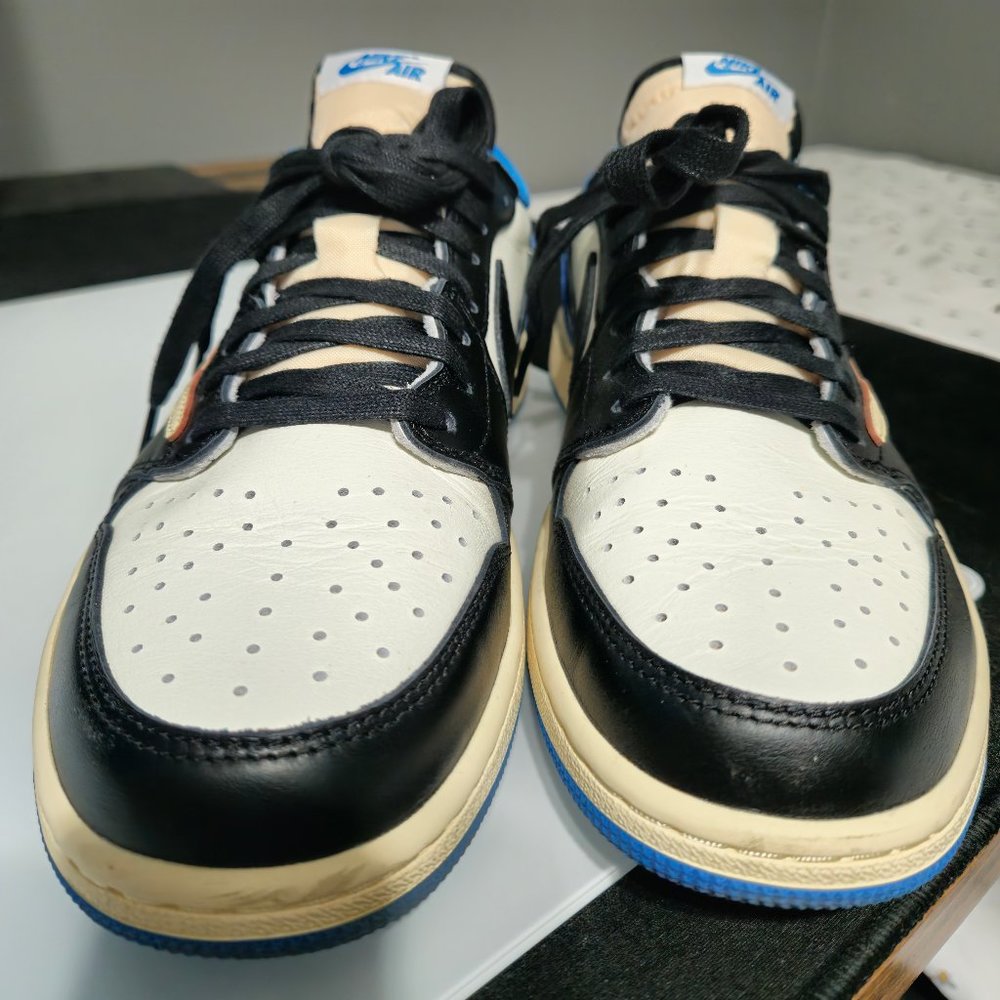 Air Jordan 1 Low Fragment Design x Travis Scott